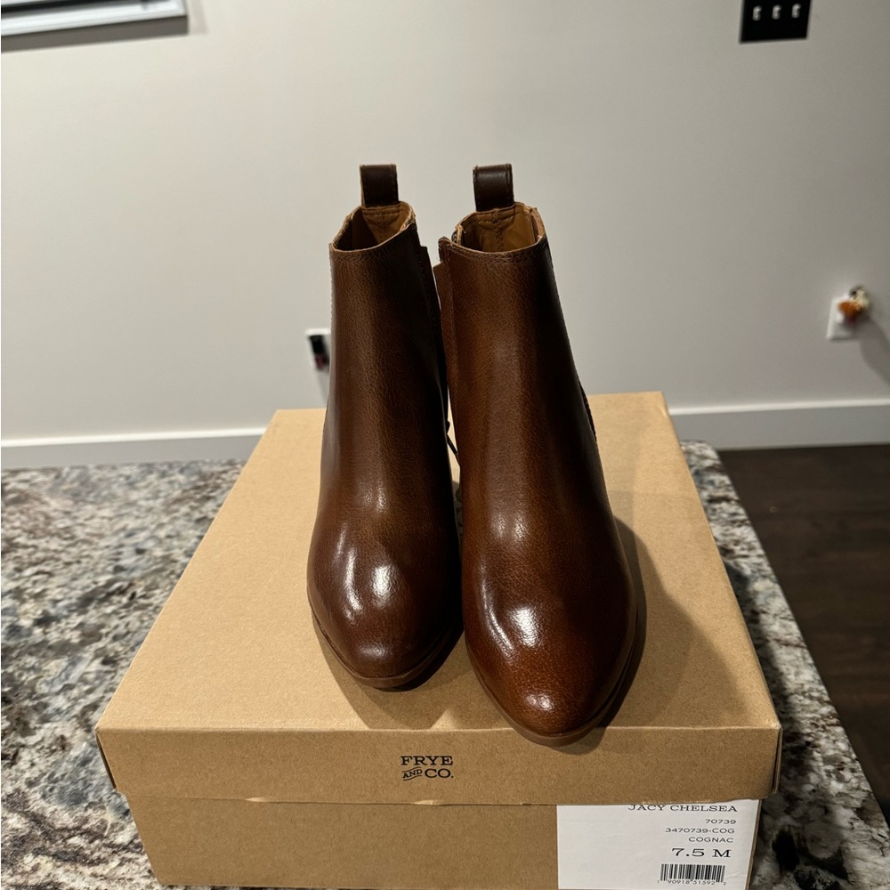 Jacy Chelsea Frye Ankle boots
